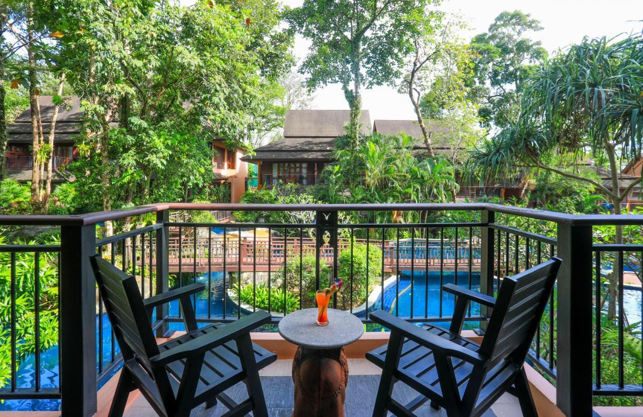 Khaolak Merlin Resort Khao Lak Exteriör bild A balcony at a hotel