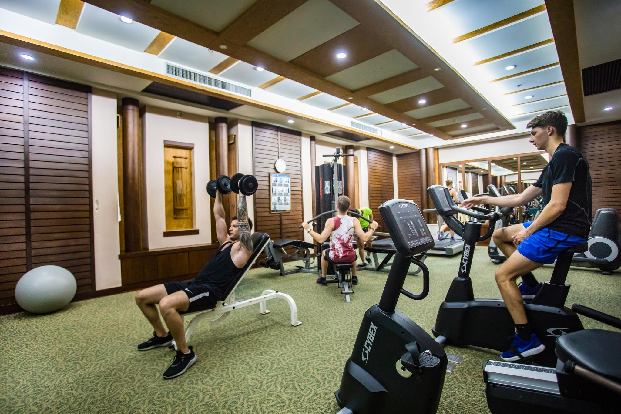 Khaolak Merlin Resort Khao Lak Exteriör bild The gym at the hotel