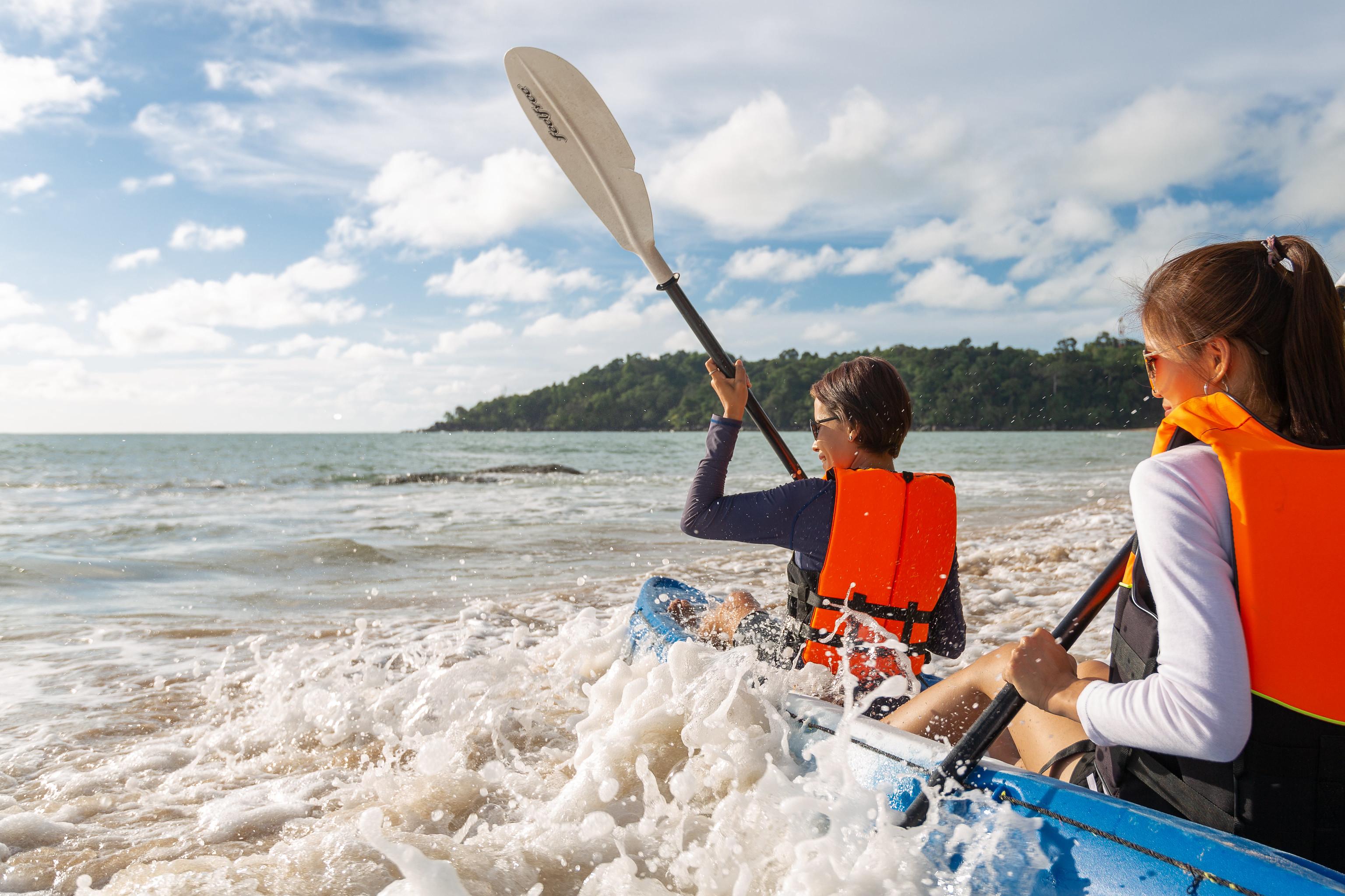 Khaolak Merlin Resort Khao Lak Exteriör bild Kayaking at Desaru Coast