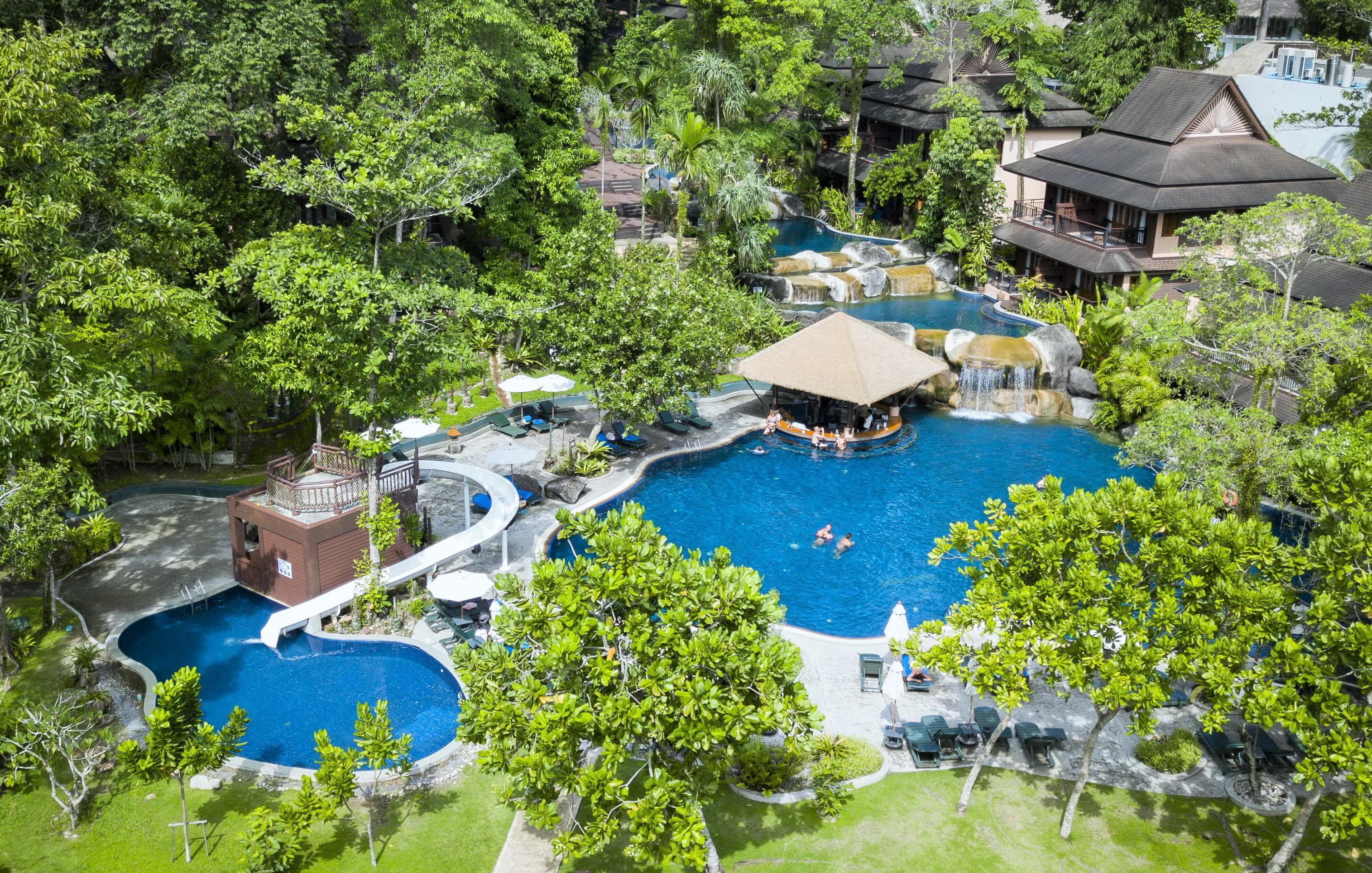 Khaolak Merlin Resort Khao Lak Exteriör bild The swimming pool at the resort