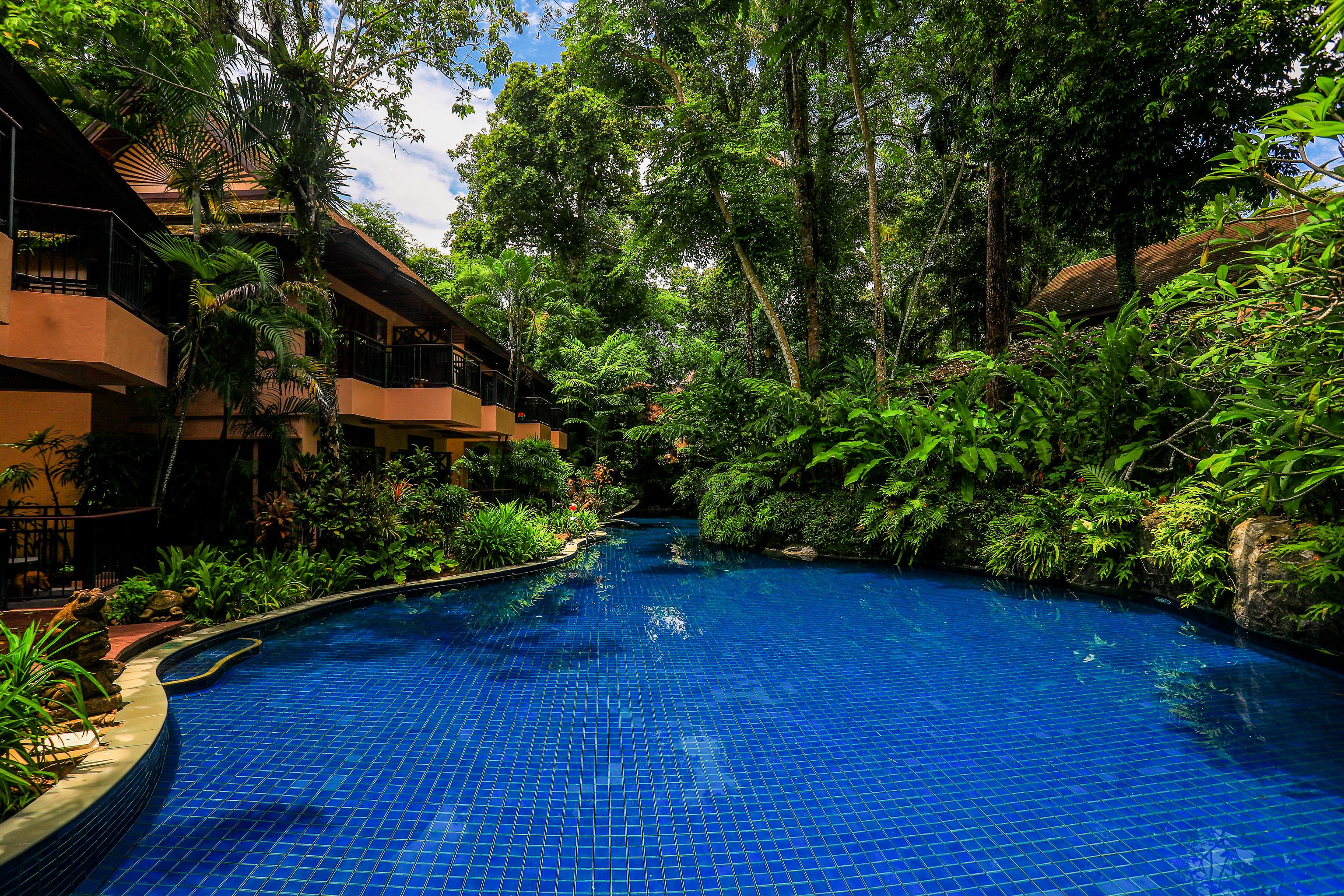 Khaolak Merlin Resort Khao Lak Exteriör bild The swimming pool at the resort