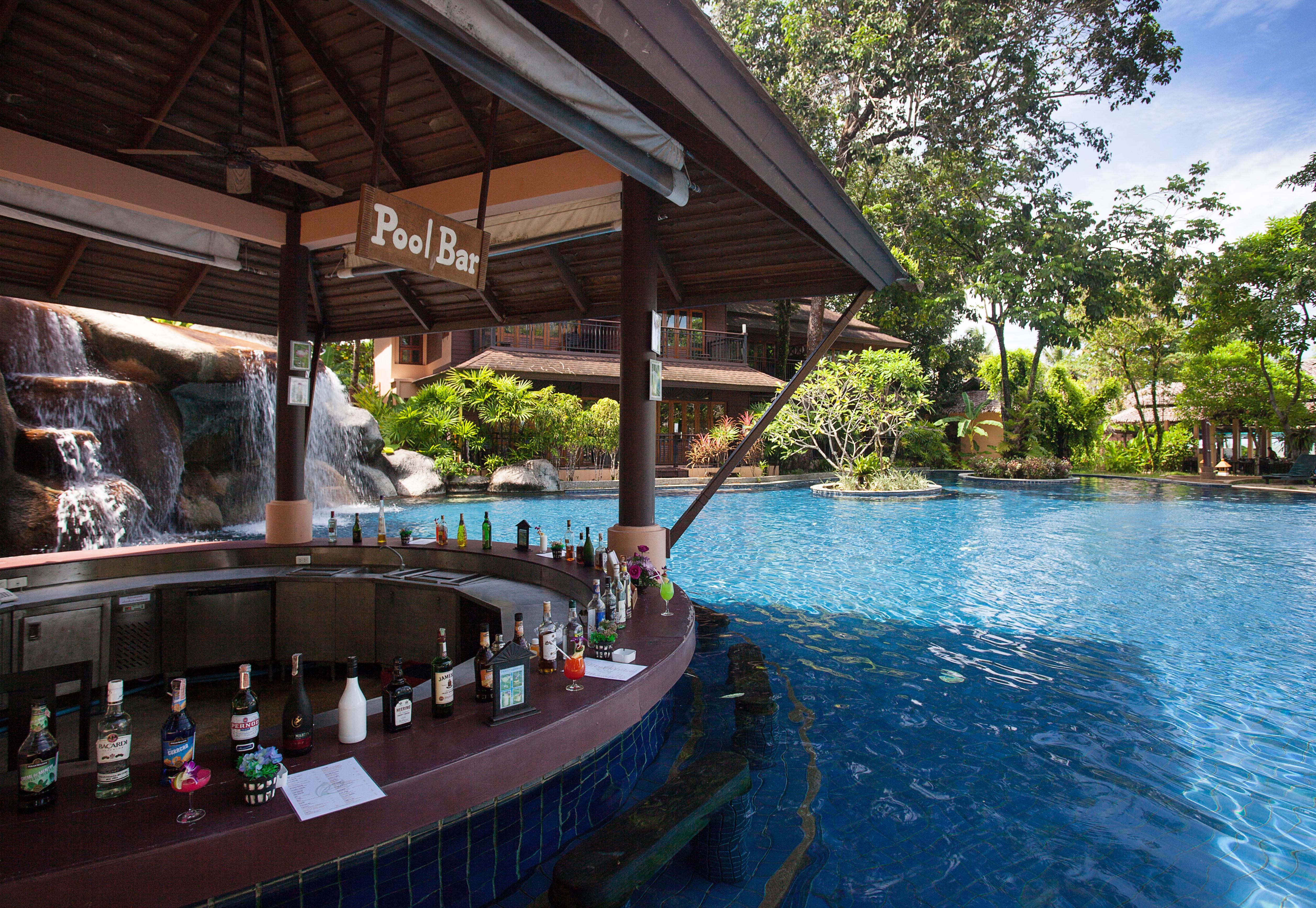 Khaolak Merlin Resort Khao Lak Exteriör bild Pool Bar